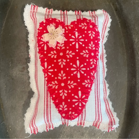 Valentine Heart Bowl Fillers New - Picture 5 of 6